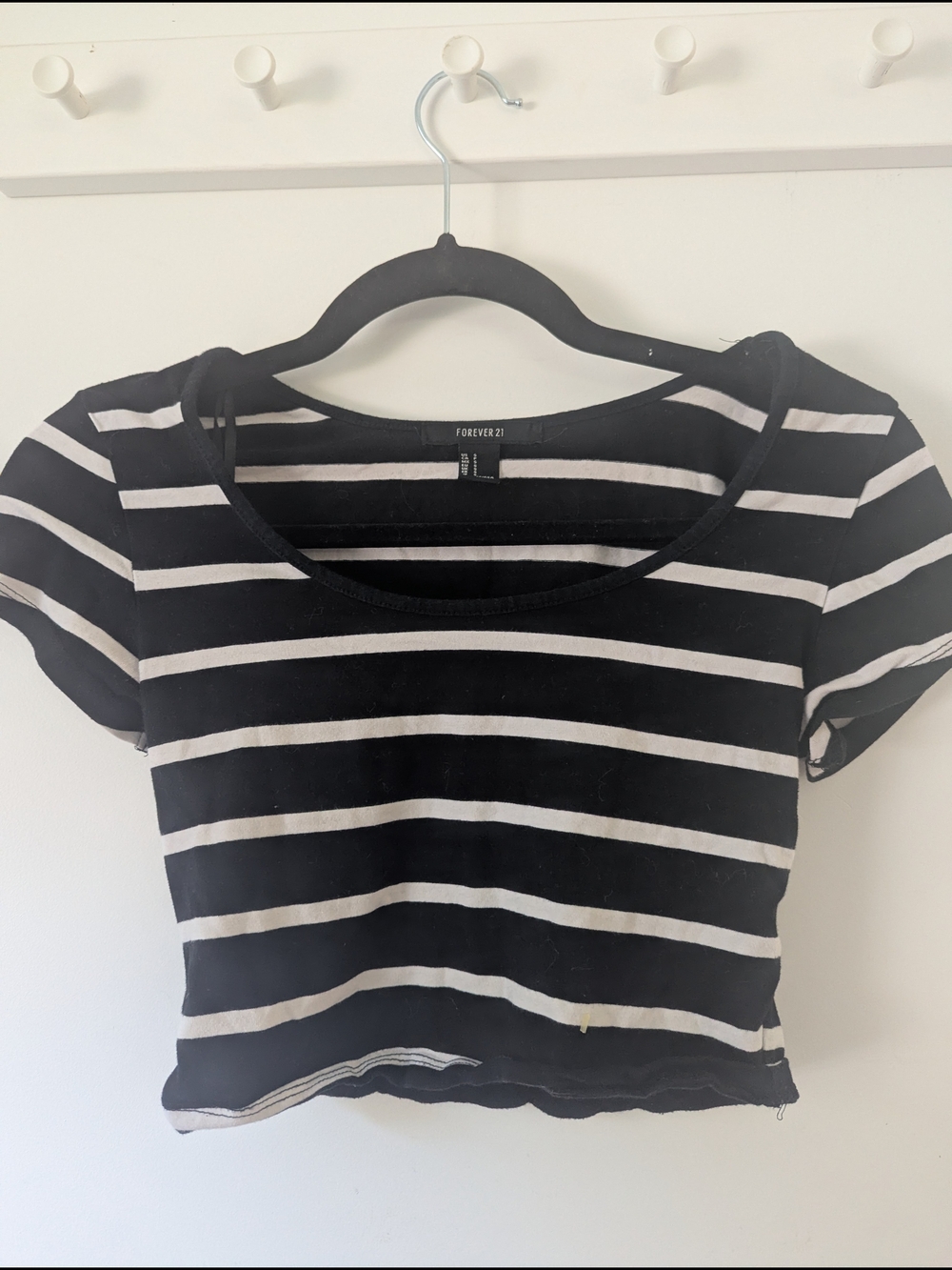 Forever 21 Black and White Striped Short Sleeve Crop Top